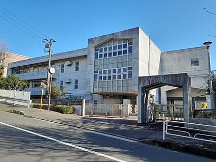 横浜市立上白根北中学校 1118m
