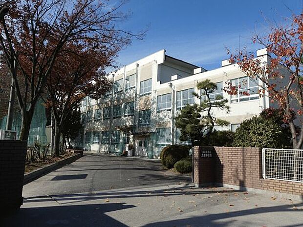 名古屋市立志賀中学校(約959m)