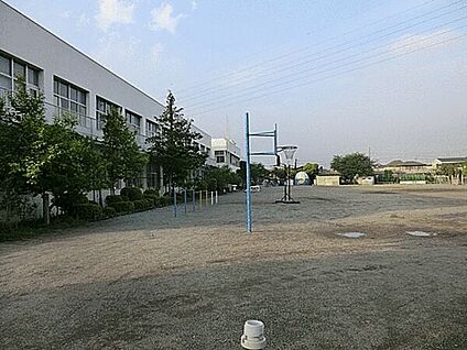 座間市立相模が丘小学校 363m