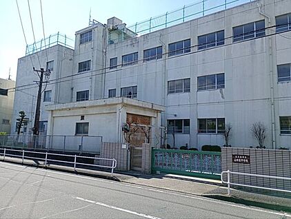 名古屋市立山田東中学校 1360m