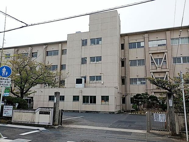 刈谷市立富士松南小学校（約460m）