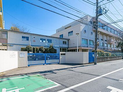 川口市立前川東小学校 767m