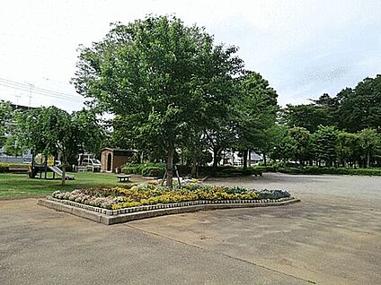 福寿幼稚園 1331m