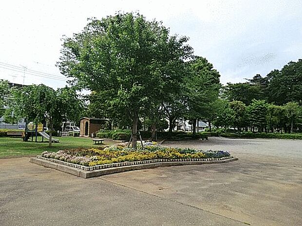登戸公園（約931m）