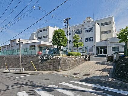 横浜市立みたけ台小学校 201m