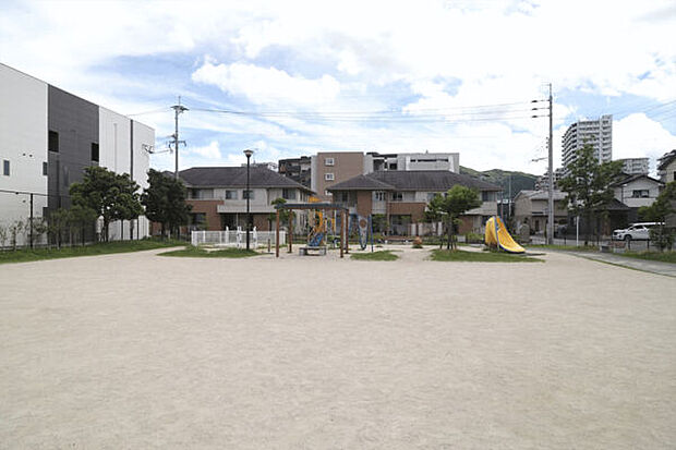 西都北公園(約999m)