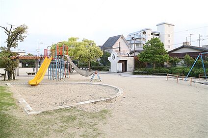 福岡市立原小学校 792m
