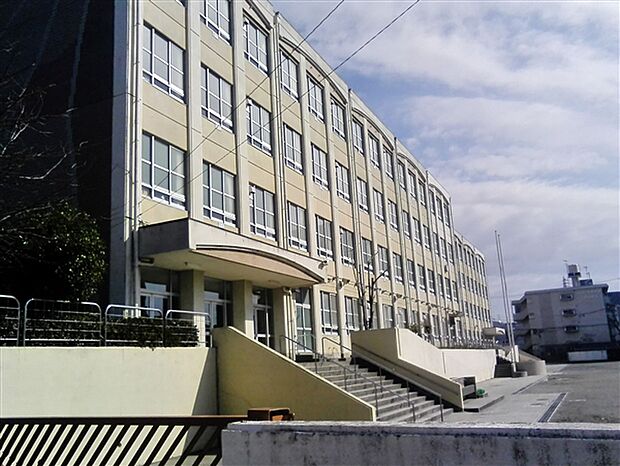 名古屋市立植田南小学校(約495m)