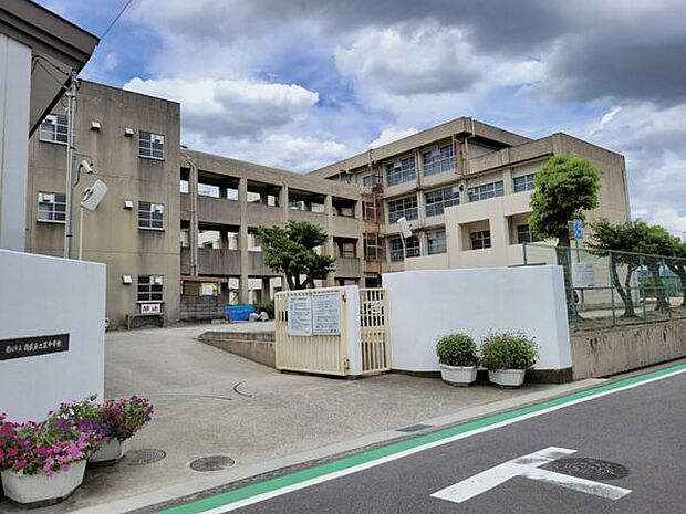 尼崎市立南武庫之荘中学校（約514m）