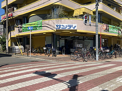 フレンドマート かみしんプラザ店 742m
