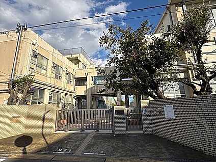 名古屋市立笠東小学校 352m