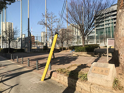 大阪市立勝山小学校 257m