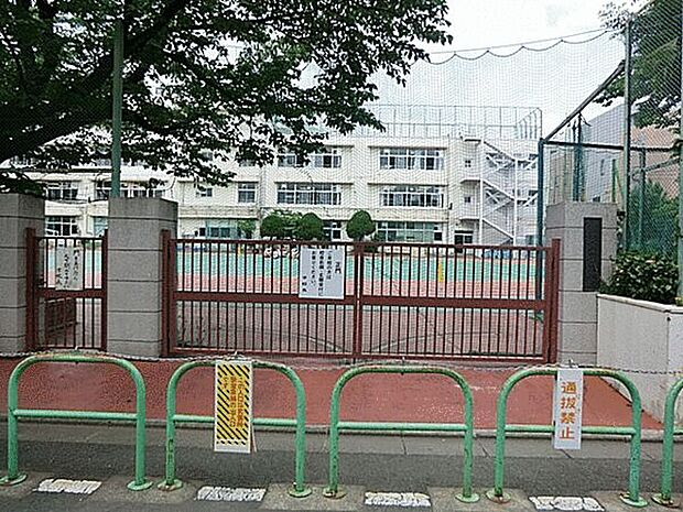 大田区立入新井第四小学校(約157m)