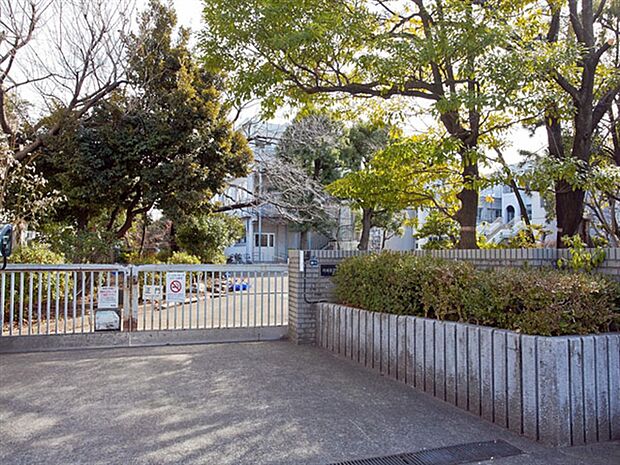 川崎市立小倉小学校（約655m）