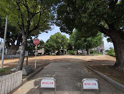 ショッピングプラザ新大阪生鮮館 893m