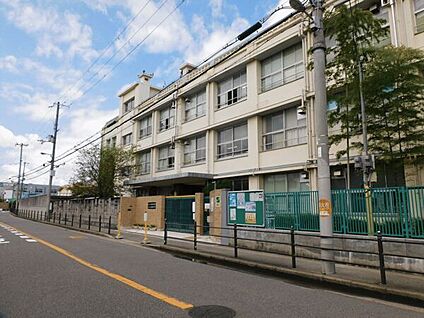 淡路西一町団児童遊園 752m