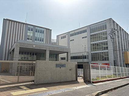 荒田町３丁目ちびっこ広場市民公園 779m
