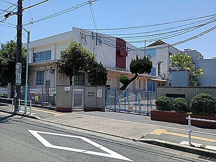 名古屋市立大手小学校 488m