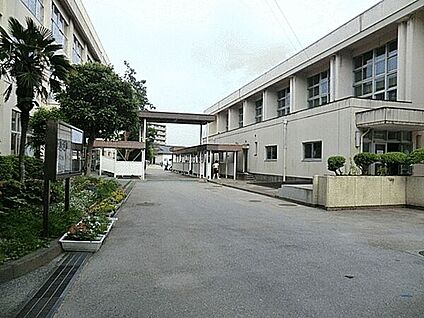 鎌ケ谷市立鎌ケ谷中学校 1148m