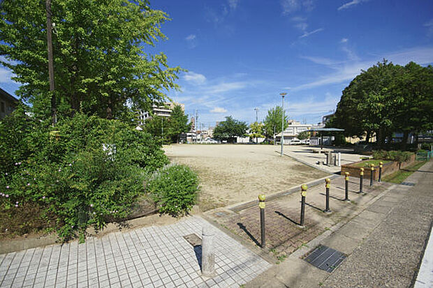 名鉄犬山線「上小田井」駅(約800m)