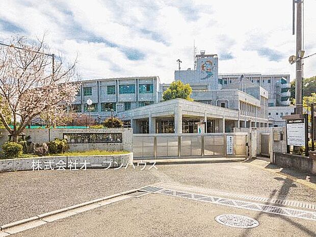 町田市立鶴川中学校（約1,917m）