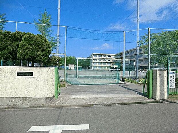 町田市立鶴川第二中学校（約1,374m）