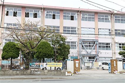福岡市立田隈中学校 1008m