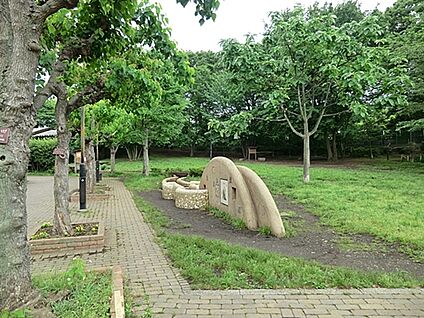 ねこじゃらし公園 825m