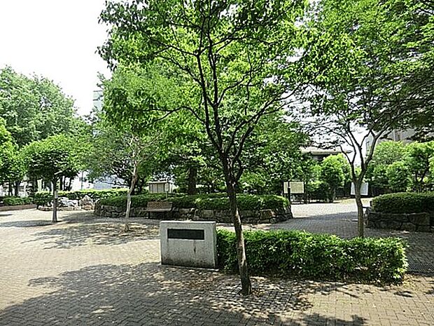 片町公園(約499m)