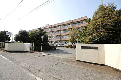 太田市立宝泉中学校 834m