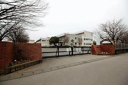 太田市立城西小学校 1776m
