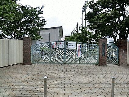 ドラッグセイムス 戸田笹目店 1411m