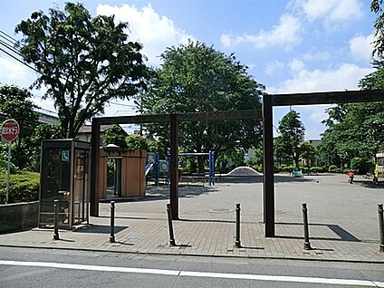 調布ヶ丘３丁目公園 1040m