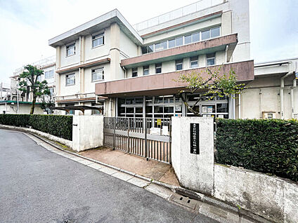板橋区立上板橋第一中学校 864m