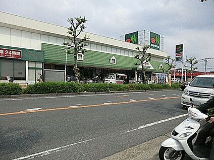 マルエツ元郷店 1004m