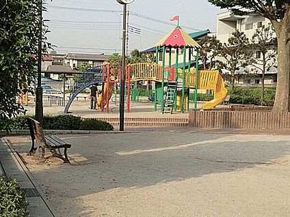 末広２丁目公園 386m