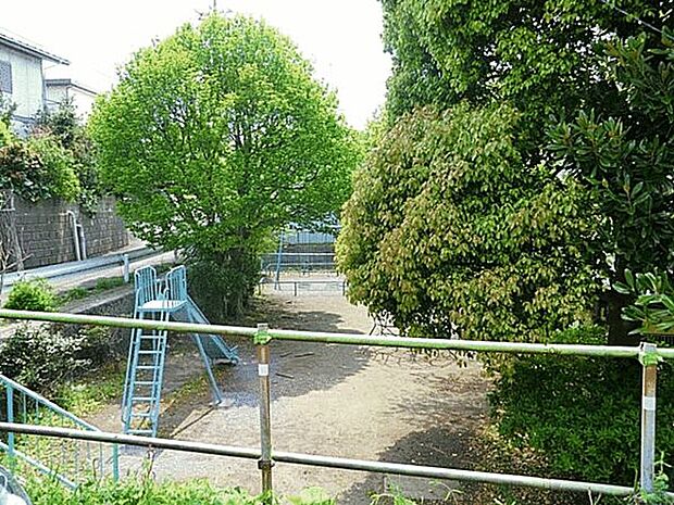 羽沢長谷第三公園(約1,036m)