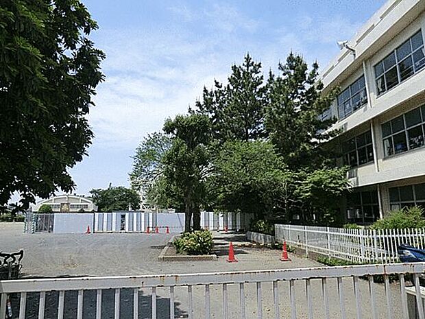 府中市立府中第六小学校(約1,046m)