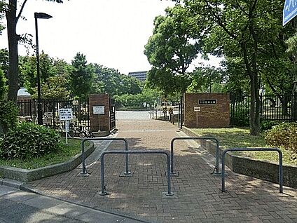 足立区立第十二中学校 1849m