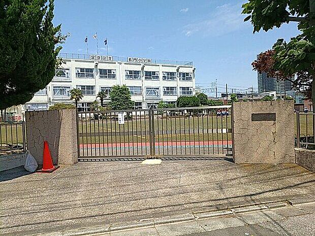 足立区立長門小学校（約420m）
