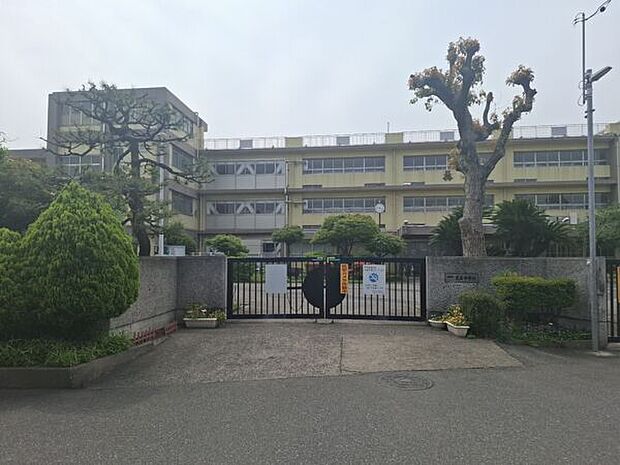 千葉市立末広中学校(約822m)