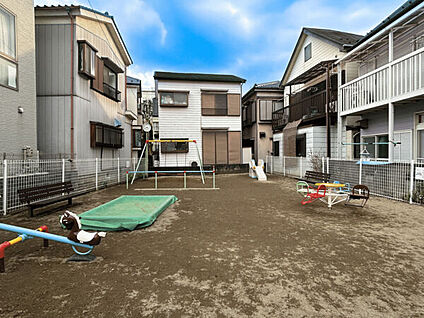 鳩ヶ谷本町一丁目公園 106m