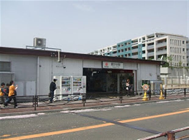 東急電鉄「梶が谷」駅(約1,600m)