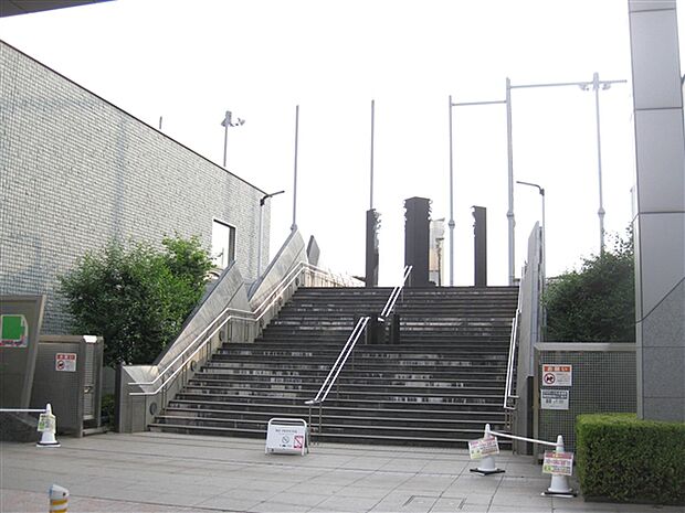 上井草スポーツセンター(約1,008m)