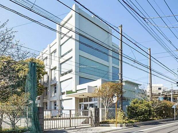 江戸川区立小岩第二中学校(約859m)