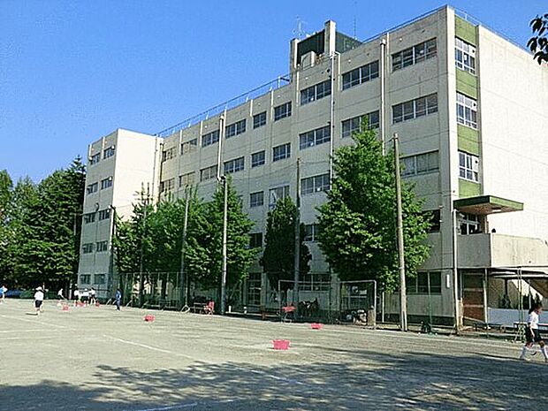 さいたま市立木崎中学校(約679m)