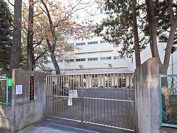 杉並区立天沼中学校(約1,172m)