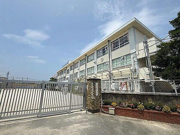 福岡市立今宿小学校(約834m)