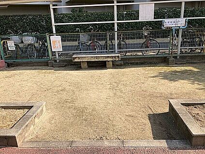 松屋町第3ちびっこ老人憩いの広場 1133m