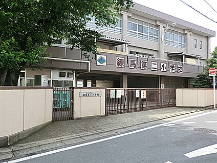 練馬区立貫井中学校 1159m